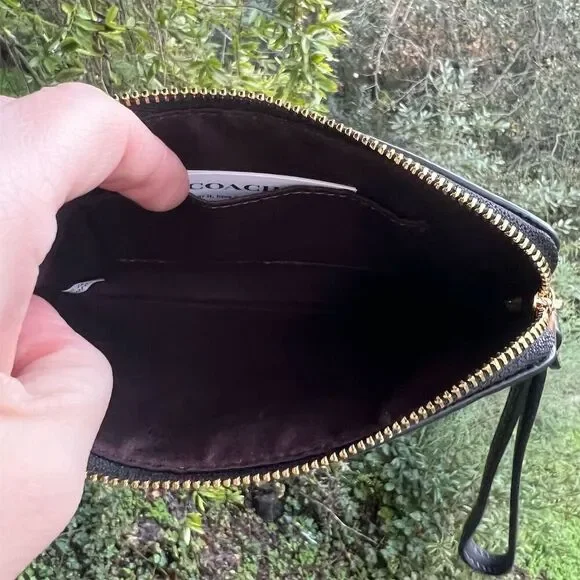 COACH Corner Zip Wristlet With Cherry Print NWT AUTHENTIC - Picture 4 of 7